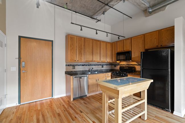 APT-211 - 2001 Calumet Ave, Home with 0 bedrooms, 1 bathrooms and 1 parking in CHICAGO IL | Image 10
