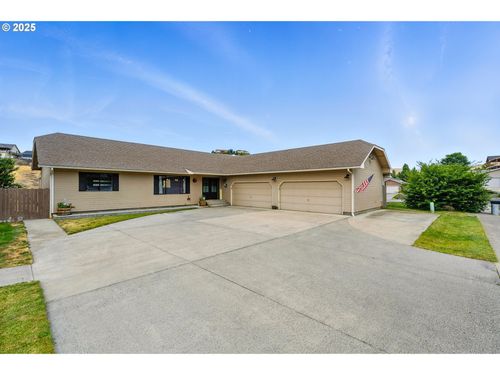 469 Nw 22nd St, Pendleton, OR, 97801-1104 | Card Image