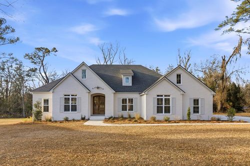 5220 Old Magnolia Cir, Valdosta, GA, 31602-5027 | Card Image