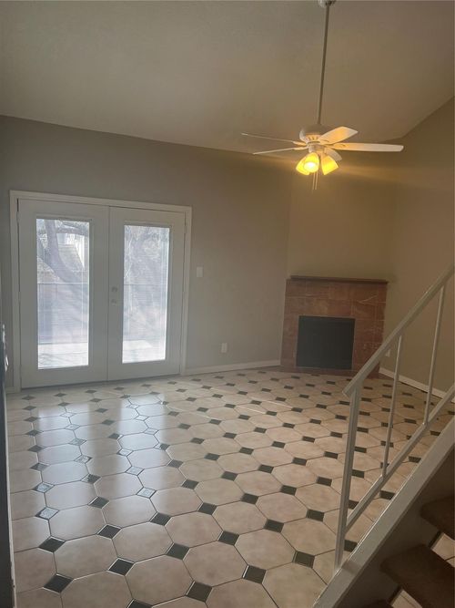 56-10811 Richmond Ave, Houston, TX, 77042-4766 | Card Image