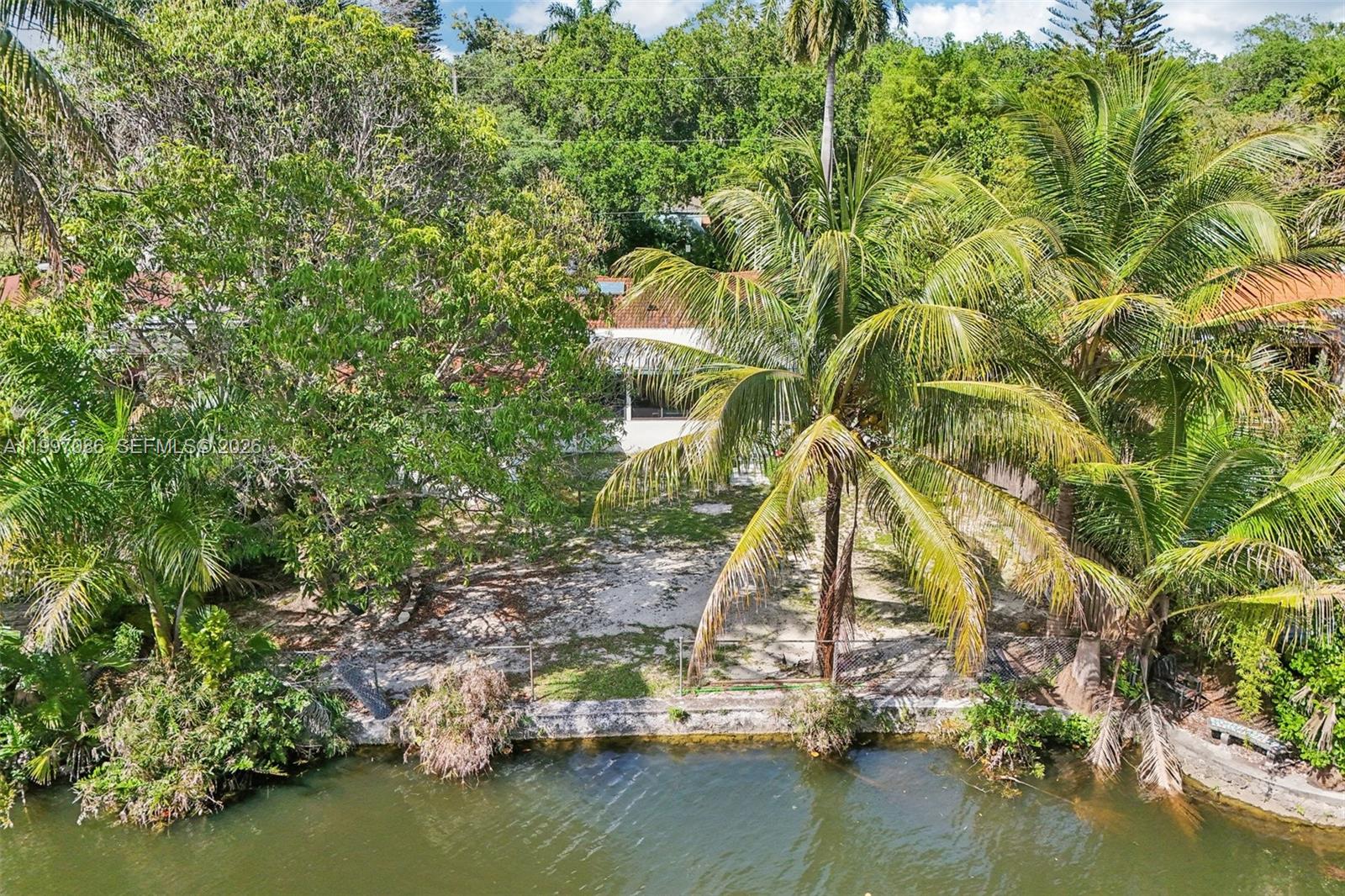 Residential in El Portal 3
