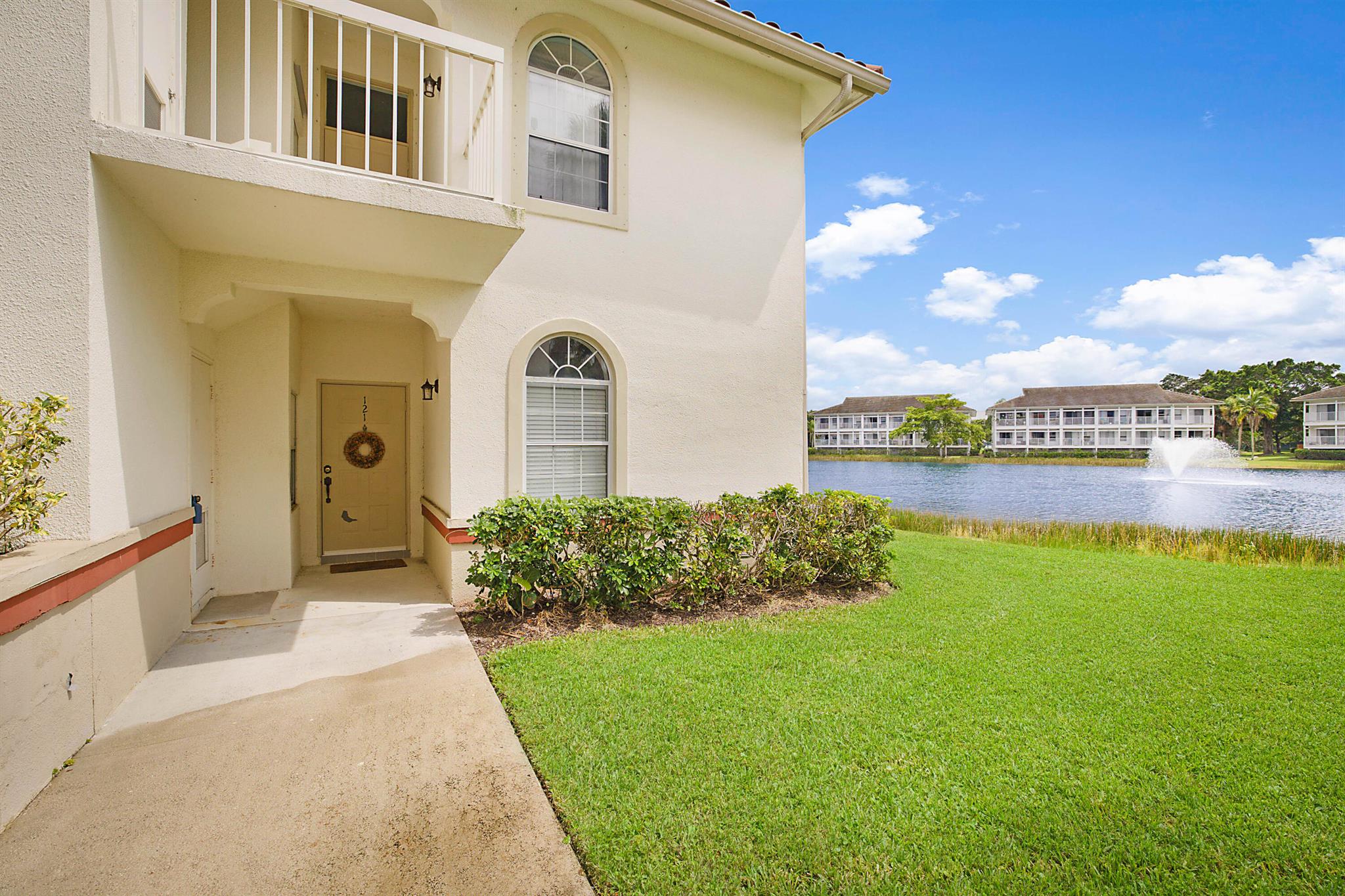 Cypress Point Dr, Palm Beach Gardens, FL 33418