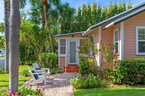 122 Se 7th Ave, Delray Beach, FL, 33483-5243 | Card Image