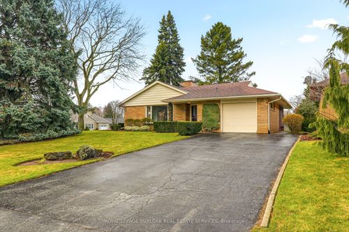 890 Falcon Boulevard, Burlington, ON, L7T3B7 | Card Image