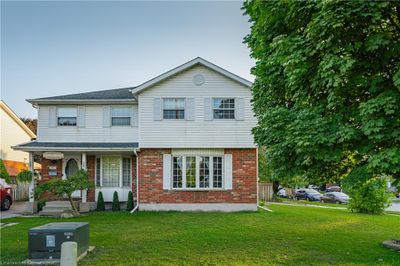 995 Elgin St N, House other with 3 bedrooms, 1 bathrooms and 2 parking in Cambridge ON | Image 1