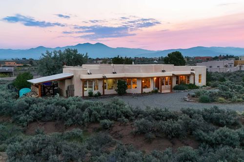 46 Camino De Los Arroyos, Ranchos De Taos, NM, 87557-8751 | Card Image