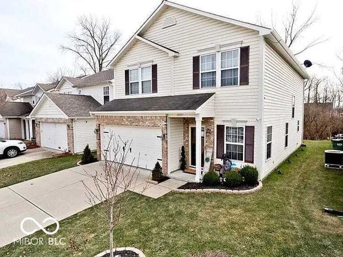10267 Blue Sky Dr, Avon, IN, 46123-9832 | Card Image