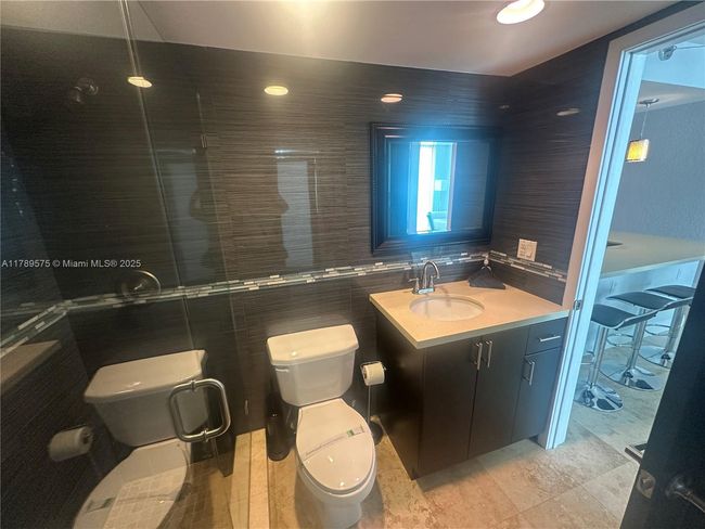 APT-5Y - 3801 S Ocean Dr, Condo with 1 bedrooms, 1 bathrooms and null parking in Hollywood FL | Image 24
