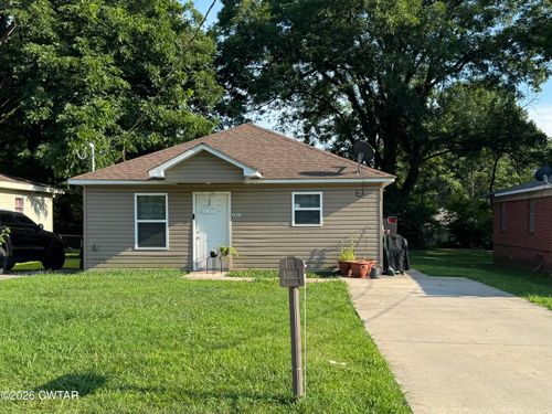 1713 Schaffer St, Dyersburg, TN, 38024-3530 | Card Image