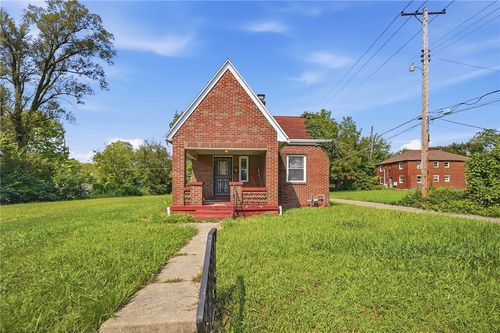 945 Vernon Dr, Dayton, OH, 45402-5749 | Card Image