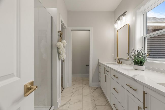Primary Bath | Image 11