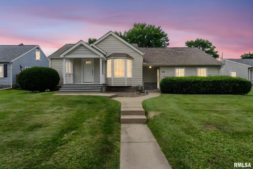 918 Jones St, Bettendorf, IA, 52722-4758 | Card Image