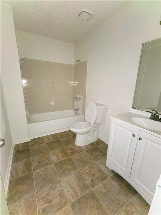 1225 Creek Forest Ct Nw, Townhouse with 3 bedrooms, 2 bathrooms and null parking in Conyers GA | Image 5