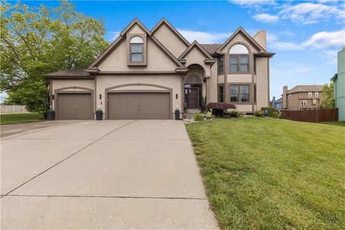 4022 Sw Flintrock Dr, Lee's Summit, MO, 64082-4871 | Card Image