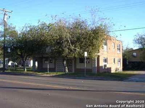 704 N Washington St, Beeville, TX, 78102-3939 | Card Image