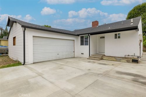 18919 Hart St, Reseda, CA, 91335-3918 | Card Image