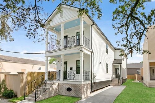 2105 Bienville St, New Orleans, LA, 70112-3315 | Card Image