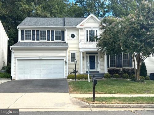13025 Pilgrims Inn Dr, Woodbridge, VA, 22193-4986 | Card Image