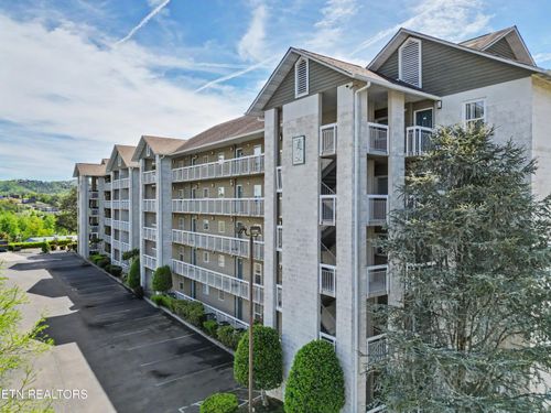 424-205 Ogle Dr, Pigeon Forge, TN, 37863-3847 | Card Image