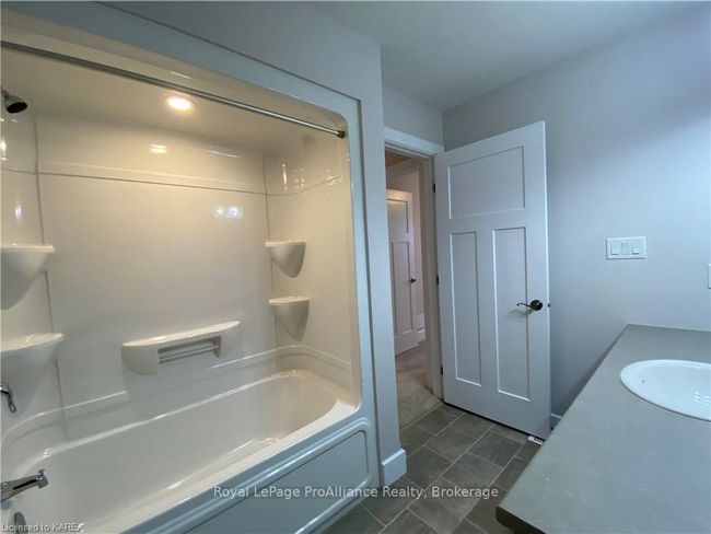 201 Pratt Dr, House attached with 3 bedrooms, 2 bathrooms and 3 parking in Amherstview ON | Image 36