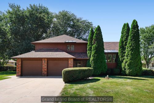 538 Ravenwood Ct, Grand Island, NE, 68801-8614 | Card Image