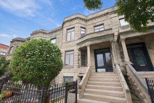 1-2438 W Chicago Avenue, Chicago, IL, 60622 | Card Image