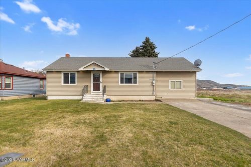 23 Shafer Ave, Naches, WA, 98937-9744 | Card Image
