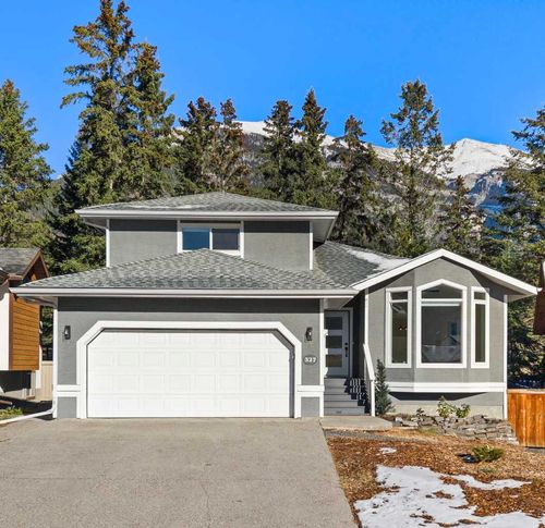 327 Canyon Close, Canmore, AB, T1W1H4 | Card Image
