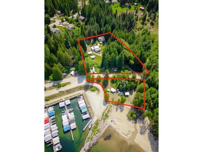 1766 Riondel Rd North, House other with 2 bedrooms, 2 bathrooms and null parking in Riondel BC | Image 2