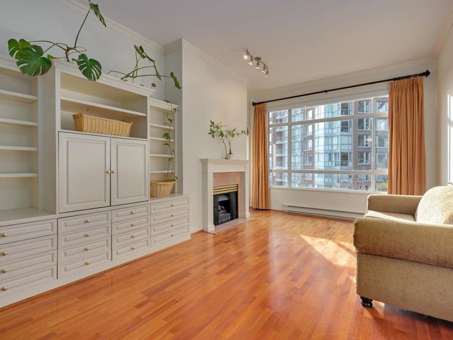424 - 5735 Hampton Place, Condo with 1 bedrooms, 1 bathrooms and 1 parking in Vancouver BC | Image 7