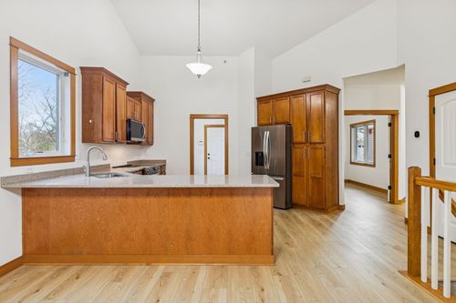 5862 Oakgreen Ct N, Oak Park Heights, MN, 55082-6761 | Card Image