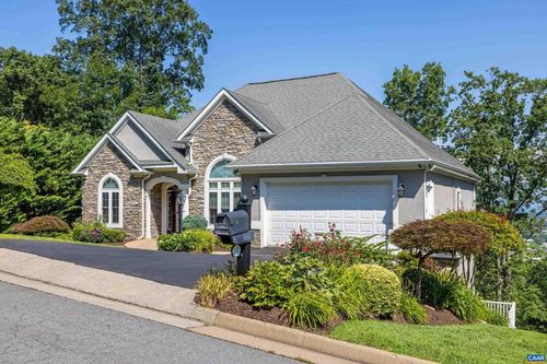 137 Diamond Ct, HARRISONBURG, VA, 22801-3414 | Card Image