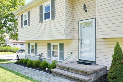 22 Woodridge Dr, Thiells, NY, 10984-1613 | Card Image