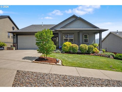 1644 Centennial Dr, Silverton, OR, 97381-8744 | Card Image