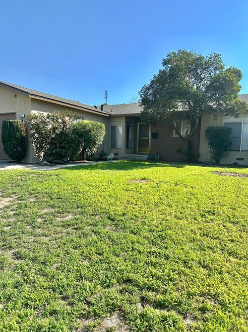 322 W Richert Avenue, Clovis, CA, 93612 | Card Image