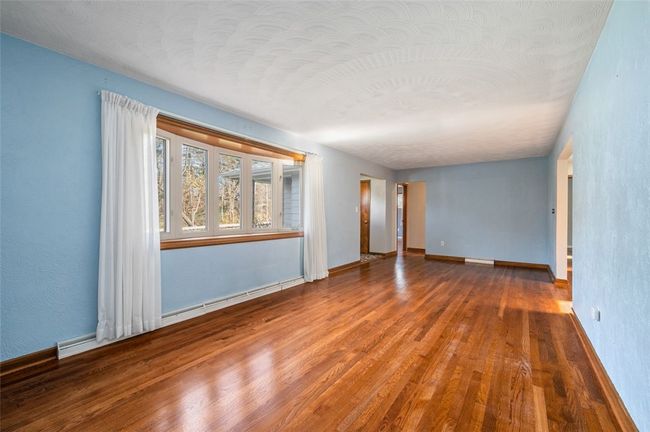 2425 Us Route 30, House other with 3 bedrooms, 2 bathrooms and 2 parking in Hookstown PA | Image 4