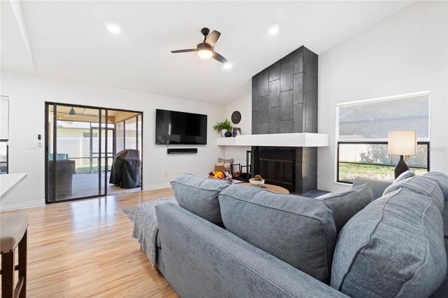 2556 Arborwood Dr, House other with 4 bedrooms, 2 bathrooms and null parking in Valrico FL | Image 18
