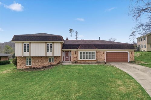 6835 Saint Laurent Cir, Washingtn Twp, OH, 45459-3131 | Card Image