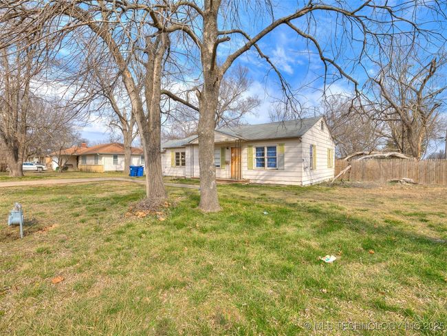 102 N Hayden St, House other with 3 bedrooms, 1 bathrooms and null parking in Chouteau OK | Image 32