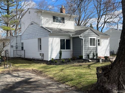 967 Keith St, Oxford, MI, 48371-4540 | Card Image