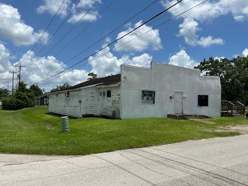 326 N Erskine St, Angleton, TX, 77515-4306 | Card Image