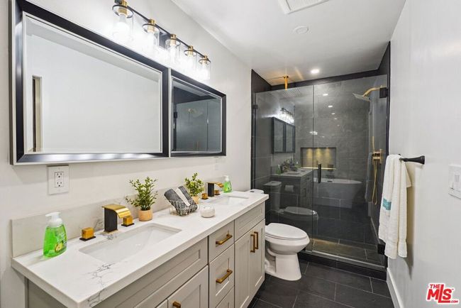 16901 Kinzie St, House other with 4 bedrooms, 2 bathrooms and 2 parking in Northridge CA | Image 25