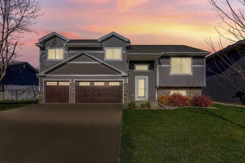 705 4th St S, Buffalo, MN, 55313-2113 | Card Image