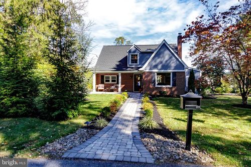 201 Henry Ave, BOYERTOWN, PA, 19512-8627 | Card Image