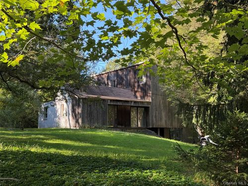 98 Eastwoods Rd, Pound Ridge, NY, 10576-1827 | Card Image