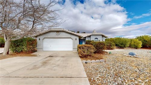 15640 Lime, Hesperia, CA, 92345 | Card Image