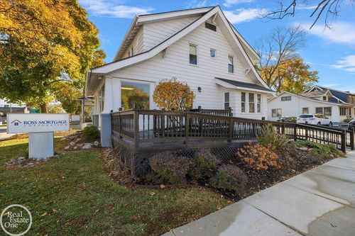 321 W University Dr, Rochester, MI, 48307-1942 | Card Image