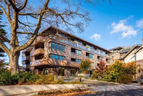 207-1018 Pentrelew Pl, Victoria, BC, V8V4J6 | Card Image
