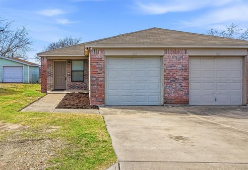 8117 Doreen Ave, Fort Worth, TX, 76116-6304 | Card Image
