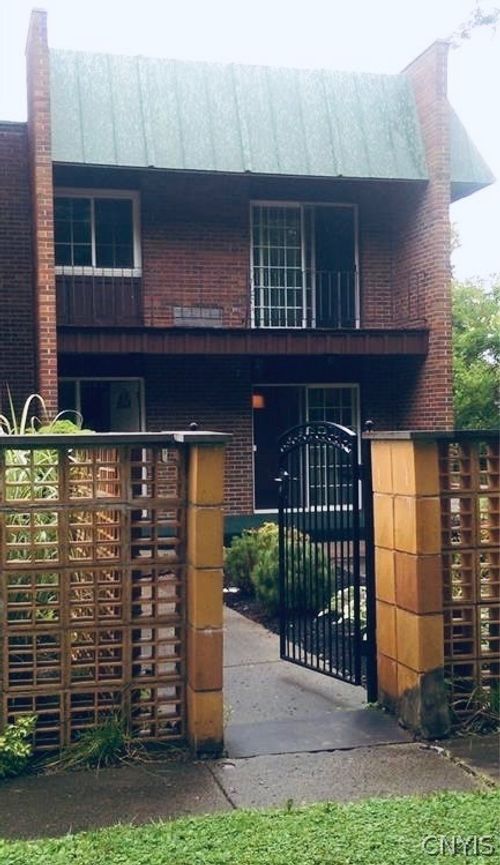 1225 James St, Syracuse, NY, 13203-2807 | Card Image